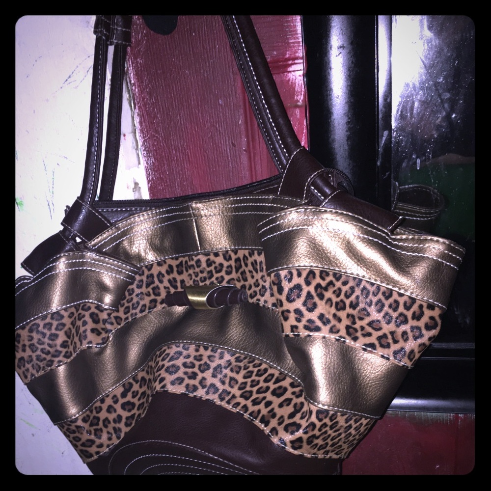 Beautiful with no tags new purse